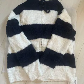 젤라또피케 네이비/화이트 스트라이프 룸웨어 M 새상품