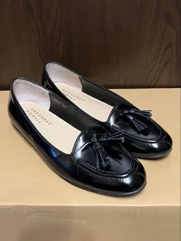 마가렛 하우엘 아이디어 태슬 로퍼