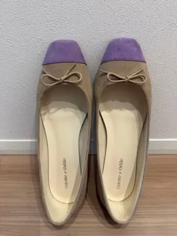 오데뜨 앤 오딜 플랫 펌프스 25cm