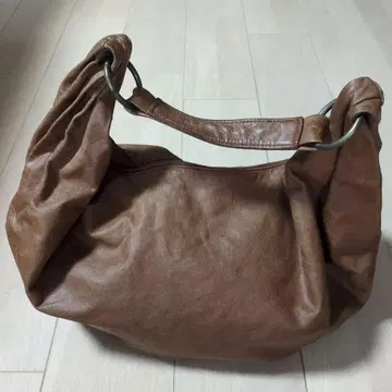 엘르 erva 가죽 숄더 브라운