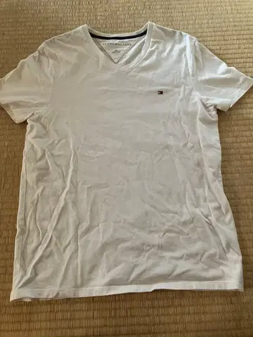 TOMMY HILFIGER 화이트 V넥 T셔츠