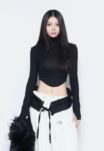 S embellished shoulder tops 블랙