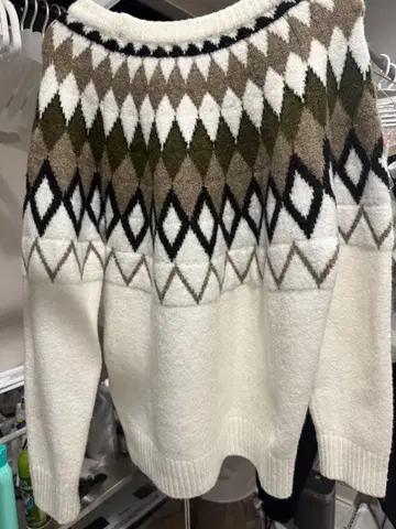 BEAMS HEART 다이아몬드 패턴 니트 스웨터 S 사이즈