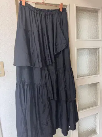 그레디 브릴리앙 프릴 블랙 롱 스커트 사이즈 38