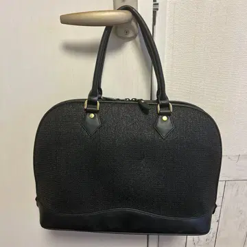 블랙 핸드백 텍스처 마감