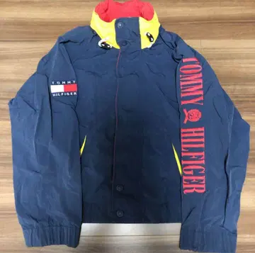 TOMMY HILFIGER 세일링 자켓 T-Pablow 착용