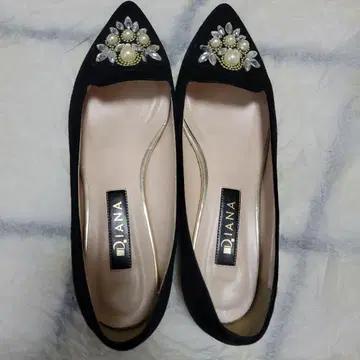 다이애나 비쥬 디자인 블랙 플랫슈즈