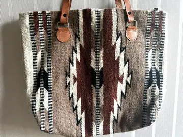 made in India 토트백 네이티브 인디언 패턴