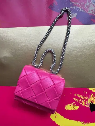 MONOGRAM POPULAR 핑크 백 POPPY PARKER에도