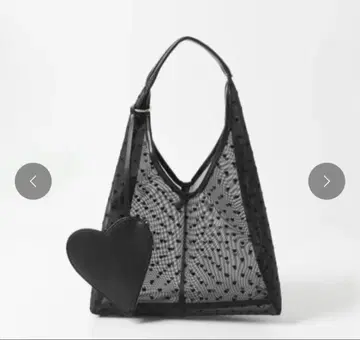 [ 새상품 ] 메쉬 토트백 블랙 하트 파우치 포함