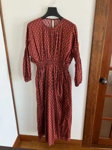 UNIVERSAL TISSU의 리버티 원단 코튼 원피스