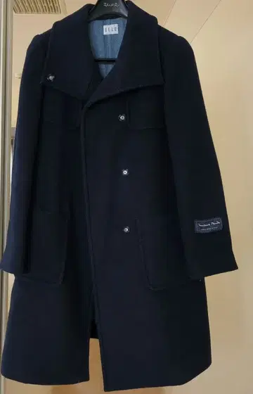 기간 한정 네이비 컬러 코트 ELLE