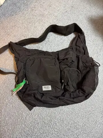 나일론 블랙 숄더백