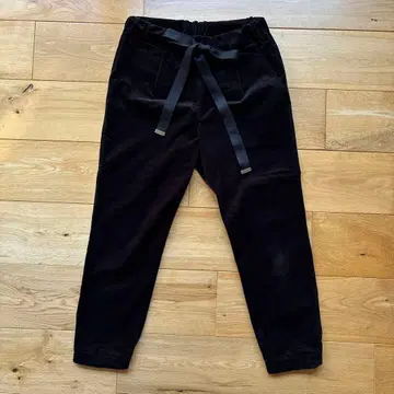 코듀로이 리본 포함 캐주얼 팬츠 블랙