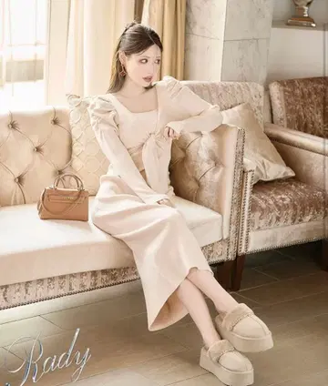 Rady 레이디 크로스 디자인 니트 원피스 베이지 롱 원피스