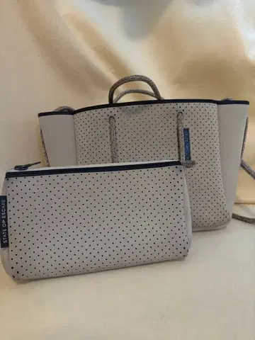 STATE OF ESCAPE 스테이트 오브 이스케이프 파우치 포함