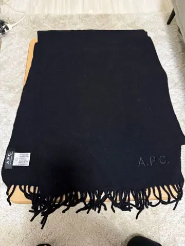 A.P.C. 아페쎄 머플러 스톨