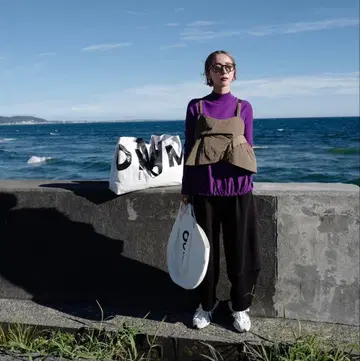 시착만 한 상품 새상품급 OMMO 카키 뷔스티에