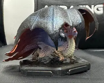 몬스터 헌터 네로미엘 피규어