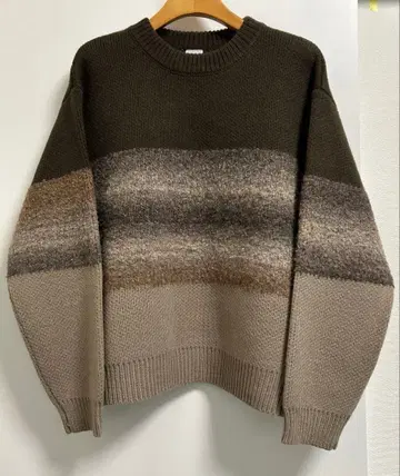 Gradation panel knit / 그라데이션 패널 니트