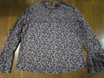 HORROR VACUI 호러 바큐이 벨 슬리브 블라우스