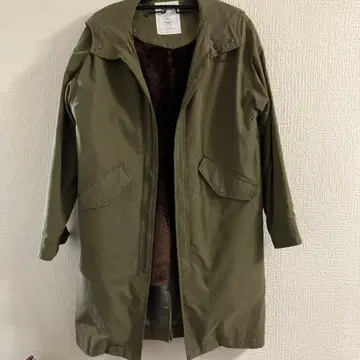 멜로즈 클레어 / 카키색 모즈 코트