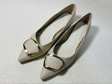 SH13 새상품 Le Talon 포인티드 뉘앙스 버클 펌프스 24.5