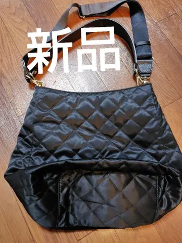 새상품 russet 블랙 퀼팅 숄더백