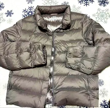 컨디션 최상 유니클로 울트라 라이트 다운 M 사이즈