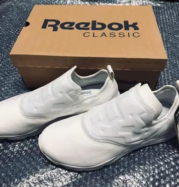 [ 미사용 새상품/28cm ] Reebok Classic 화이트 스니커즈