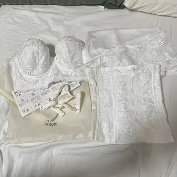 [ 무료배송 ] 허그 브라이덜 이너 클래시컬 럭스 3세트 F65