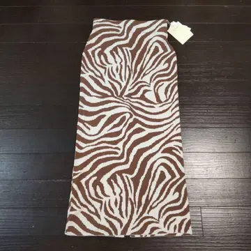시루무린 제브라 패턴 니트 스커트 롱 타이트 택 포함 새상품