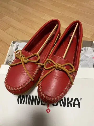 MINNETONKA 레드 모카신 6.5