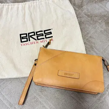 BREE 베이지 가죽 세컨드 백