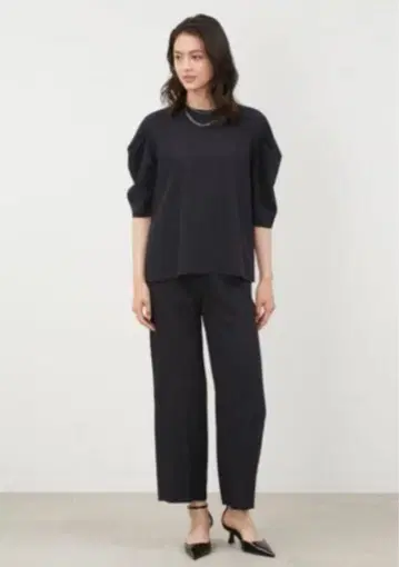 Mila Owen 턱 슬리브 블라우스 와이드 팬츠 SET UP