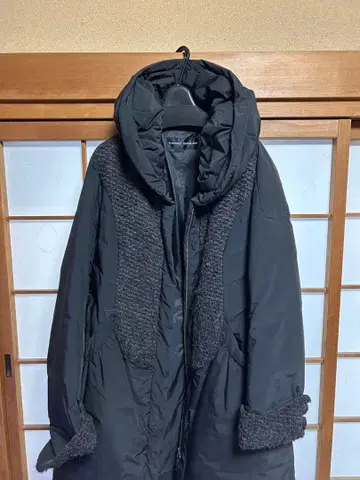 후드 부착 다운 롱 코트