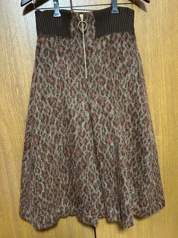 레오파드 무늬 플레어 스커트 사이즈 40