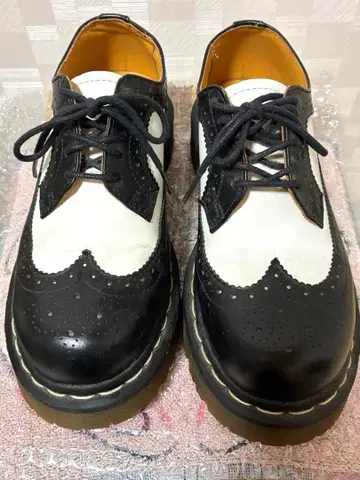 닥터마틴 윙팁 신발