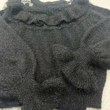 라메 믹스 블랙 니트 프릴 옷깃 퍼프 슬리브