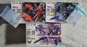 반다이 마크로스 HG 슈투름 포겔 II & 듀라달 발키리