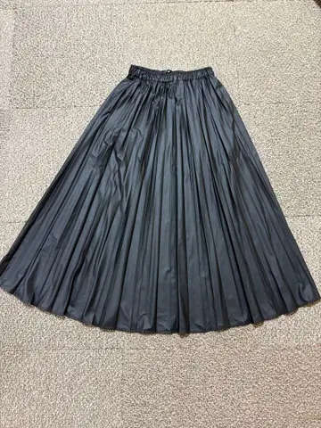 niko and - 블랙 플리츠 롱 스커트