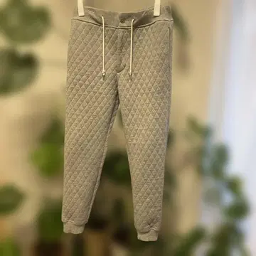 빔즈 BEAMS 그레이 퀼팅 스웨트 팬츠