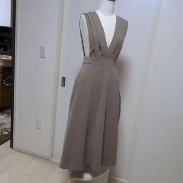 베이지 슬리브리스 V넥 롱 원피스