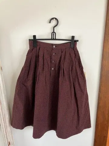 MARGARET HOWELL 와인 레드와 블랙 깅엄 체크 스커트