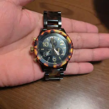 토토이즈 패턴 크로노그래프 손목시계 NIXON