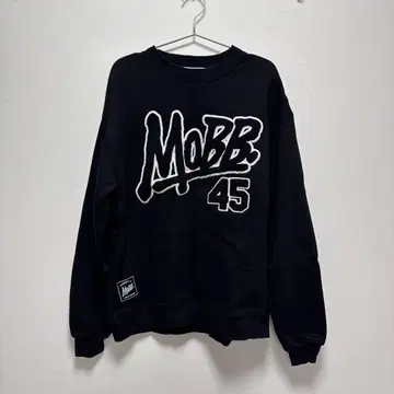 MOBB 블랙 크루넥 맨투맨 M