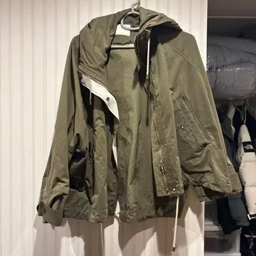 ZARA WOMAN 올리브 그린 마운틴 후드티