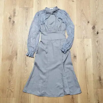 M 사이즈 긴팔 레이스 소매 플레어 머메이드 원피스