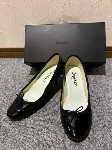 Repetto 블랙 에나멜 힐 35 22 박스 포함
