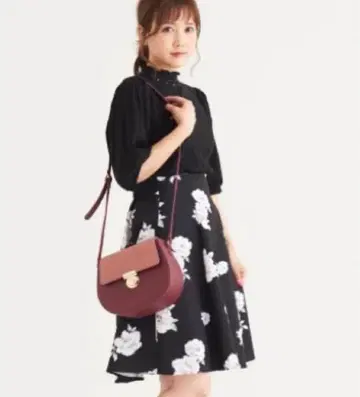 마제스틱 레곤 새상품 콜라보 다나카 리나 꽃무늬 스커트 블랙